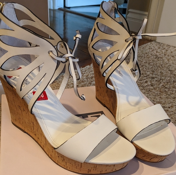 NWT Ivanka Trump platforms - Picture 2 of 4